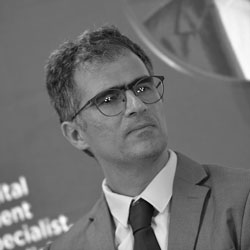 Luciano Charlita De Freitas 